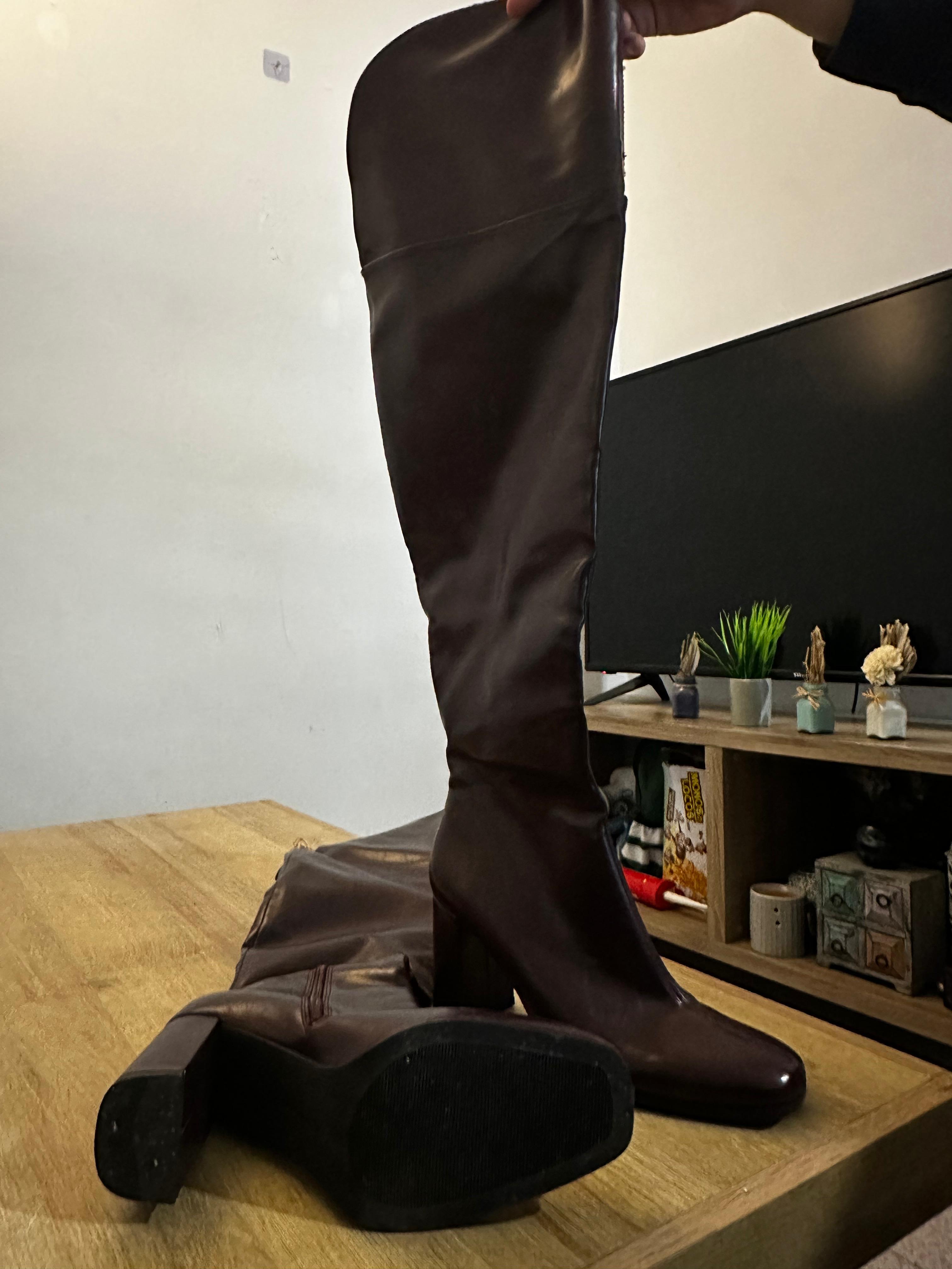 Botas altas de tacón marrón