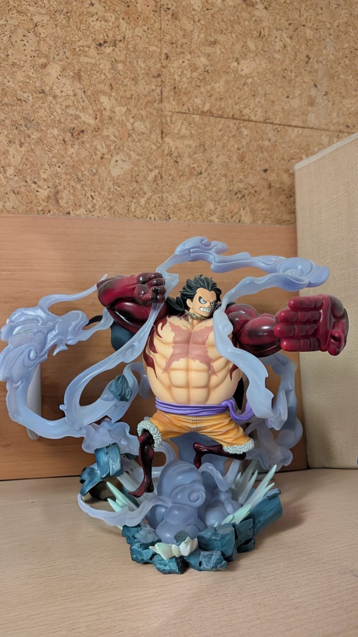 Figura Luffy Gear 4