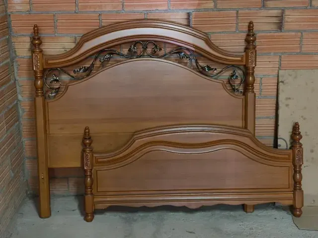Cabezal de cama de madera