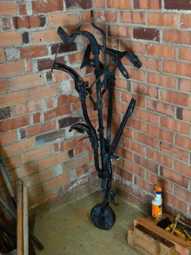 Cultivadora Antigua Negra